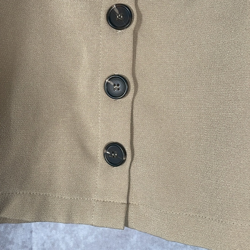 Active USA Tan Button Mini Skirt | Size Medium - Picture 3 of 9